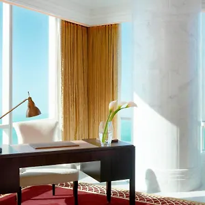 5* Курортный комплекс The St. Regis